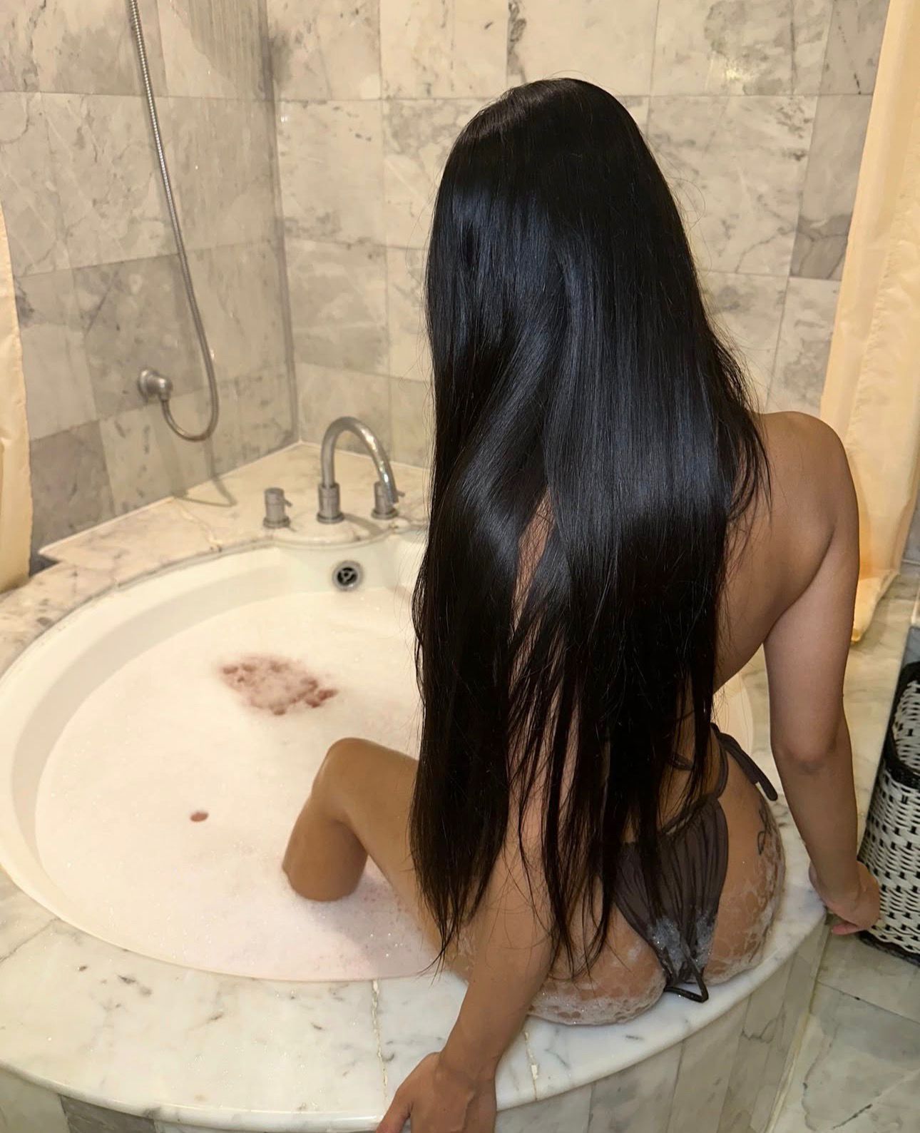 Escort - JULIANA  - Ibiza Tops